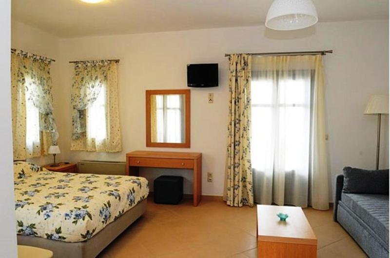 Augustis Suites Ormos  Номер фото