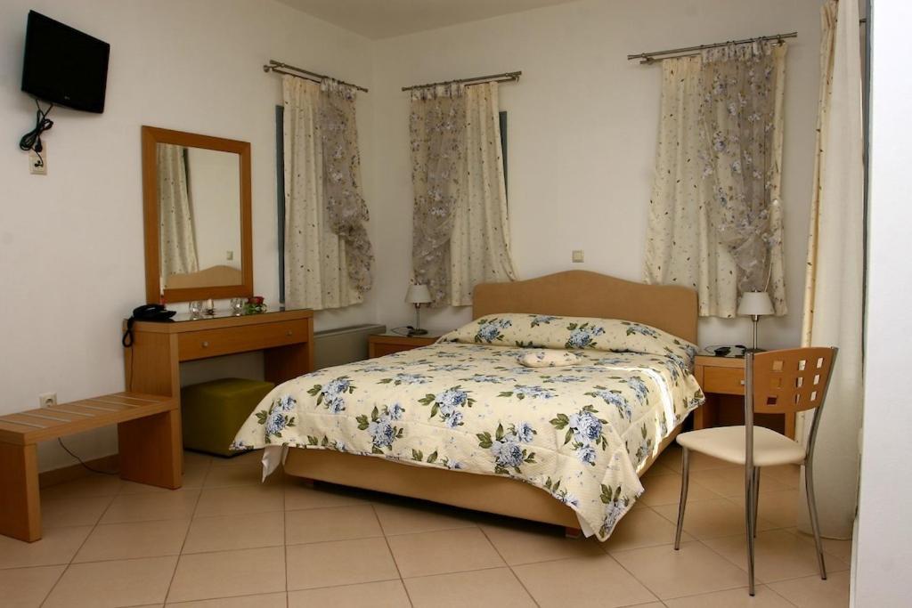 Augustis Suites Ormos  Номер фото